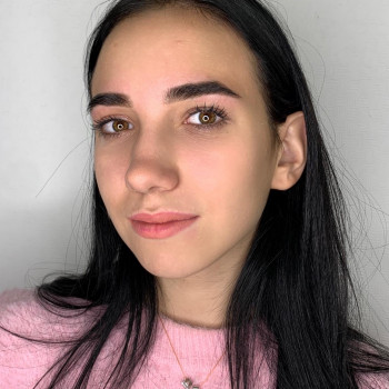 Фарбування хною та моделювання брів
                    Мастер перманентного макияжа Александра Кривой Рог