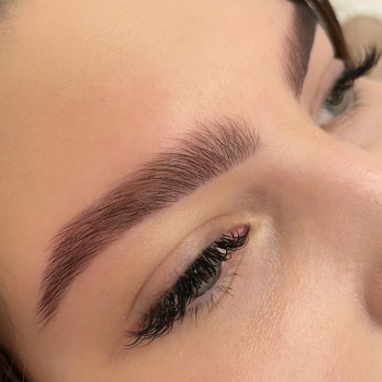 Ламінування та фарбування брів
На 1,5-2 місяці за 1 год