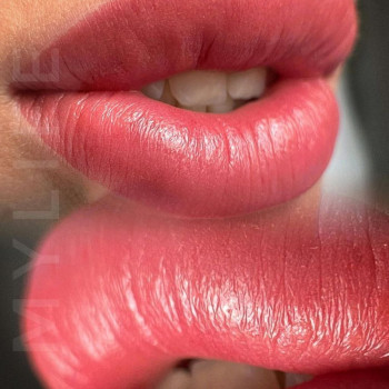 Акварельний перманентний макіяж губ
                    Мастер перманентного макияжа Евгения Киев