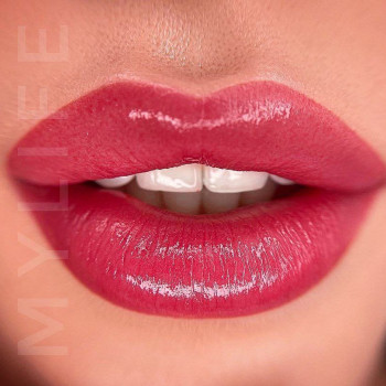 Акварельний перманентний макіяж губ
                    Мастер перманентного макияжа Евгения Киев