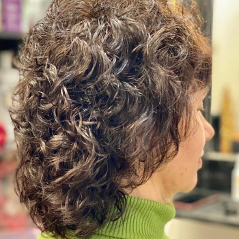 Завивка волос - химическая и био
                    Парикмахер-модельер Наталья Запорожье