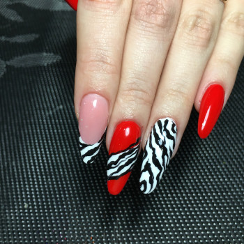 Фото з портфоліо майстра Марина Панченко (майстер манікюру, Ужгород)