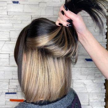 Фарбування з освітленням, шатуш
                    Салон красоты Fargo Киев