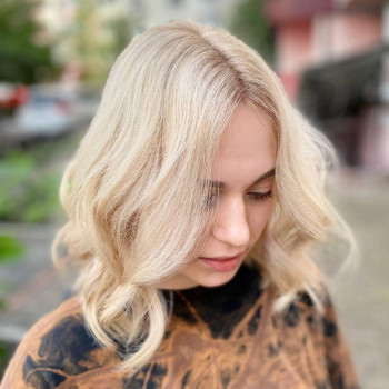 Фарбування з освітленням, шатуш
                    Салон красоты Fargo Киев