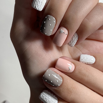 Нюдовий манікюр у пастельних тонах світлий, фото - Салон краси Світлани Кирток