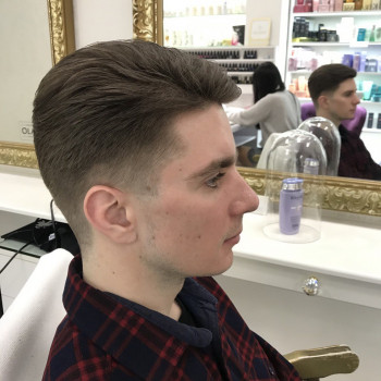 Стрижка класична з шампунем та стайлінгом косметикою L’Oreal
                    Салон красоты Миледи Львов