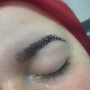 Корекція брів воск (пінцет)
                    Салон красоты VENERA Борисполь