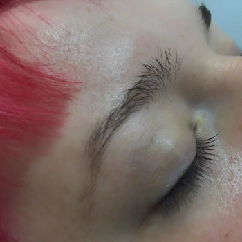 Корекція брів воск (пінцет)
                    Салон красоты VENERA Борисполь