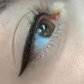 Межресничное пространство
+стрелка