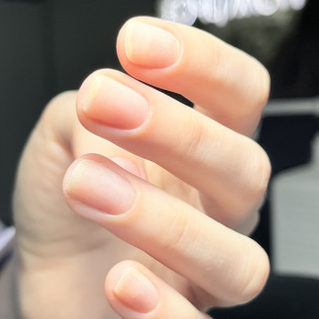 Манікюр
                    Мастер маникюра Дарья Киев