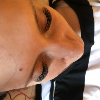 На данном фото наращивание D изгиба, эффекта куколки, подойд