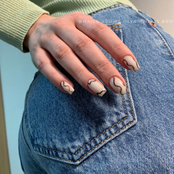 Нюдовый маникюр в пастельных тонах с полосками, фото - Мастер маникюра Оля Осиян