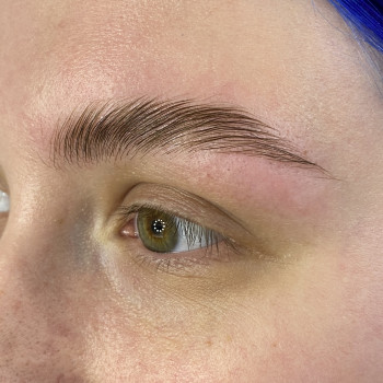 Ламінування брів