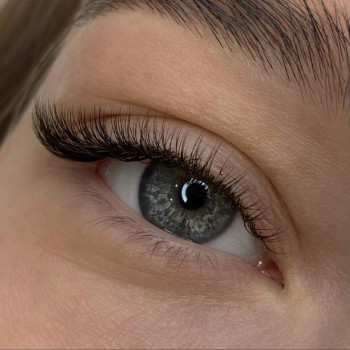 Нарощування вій
                    Салон краси Perfection Studio Київ