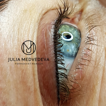 Перманентный макияж (татуаж) - межресничка
                    Бровист Юлия Харьков