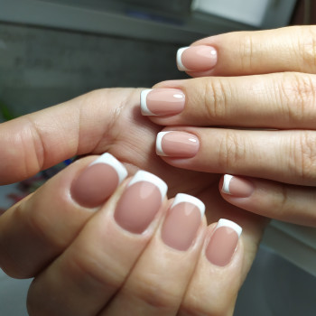 Манікюр + Гель-лак
                    Перукар-візажист Дарья Запоріжжя