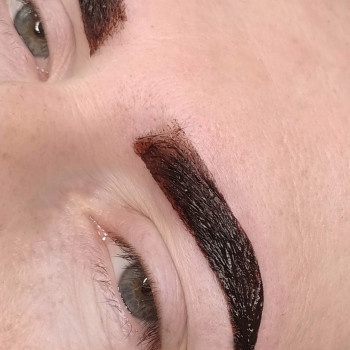 Корекція і фарбування брів
                    Визажист Катерина Львов