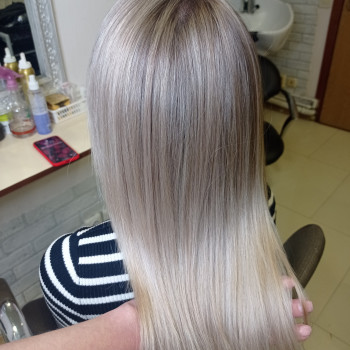 Окрашивание шатуш, айртач (airtouch)
                    Парикмахер Виктория Шевченко Киев