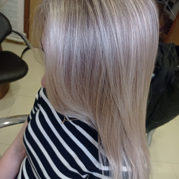 Окрашивание шатуш, айртач (airtouch)
                    Парикмахер Виктория Шевченко Киев