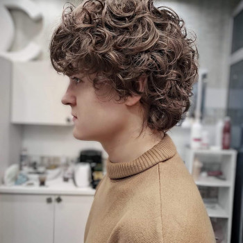 Мужская завивка волос
                    Парикмахер Елена Харьков