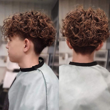 Мужская завивка волос
                    Парикмахер Елена Харьков