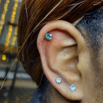 Прокол хрящика
                    Мастер по пирсингу Татьяна Харьков