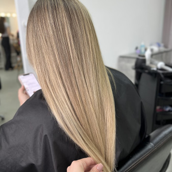 Сложное окрашивание
                    Перукар-колорист Ирина Вишневе