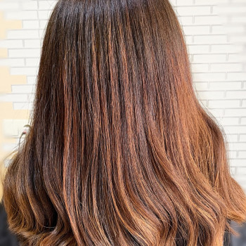 Фарбування волосся любої складності
                    Парикмахер-колорист Ирина Винница