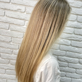 Шатуш Еір-тач Фарбування в техніці
                    Перукар Тетяна Ірпінь