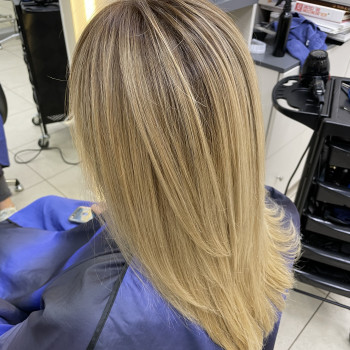 Омбре/ балаяж
                    Парикмахер Тетяна Ирпень