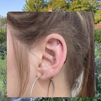 Пирсинг
                    Мастер по пирсингу Алиса Одесса