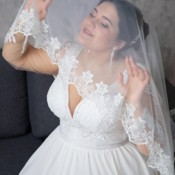 Свадебный образ "Идеальная невеста"
                    Майстер з нарощування волосся Елена Київ