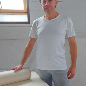 Масаж спини
                    Фізіотерапевт Олег Київ