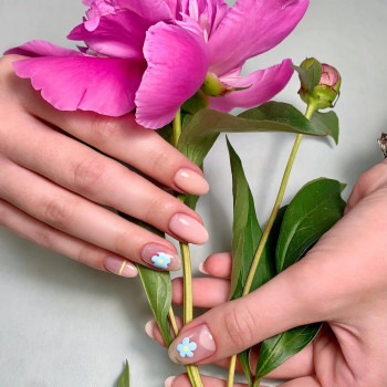 маникюр весна, розовый маникюр, маникюр с цветами
