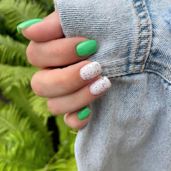 Манікюр зі зняттям та покриттям
                    Салон красоты Fargo Киев