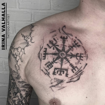 Тату на груди руны тату грудь мужские, фото - Тату мастер Irina Valhalla