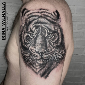 Перекрытие старой татуировки