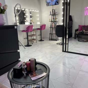 Аренда рабочего места для Бровиста/Визажиста
                    Салон краси MOONMOOD Одеса