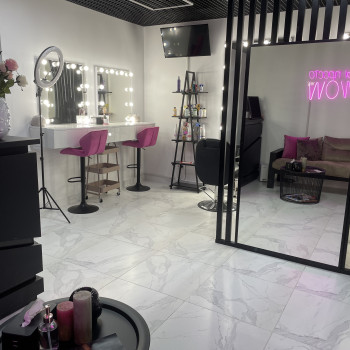 Аренда рабочего места для Бровиста/Визажиста
                    Салон краси MOONMOOD Одеса