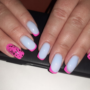 Наращивание ногтей гель
                    Салон красоты Виктория Киев