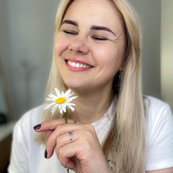 Оформлення брів хною чи фарбою
                    Бровіст Елена Дніпро