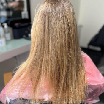 Женская стрижка укладка волос прямые волосы, фото - Салон красоты Neo Beauty Home