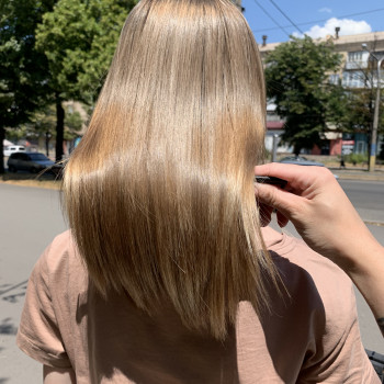 Кератин
                    Женский парикмахер Виктория Запорожье