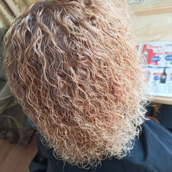 Био завивка волос
                    Перукар Людмила Дніпро