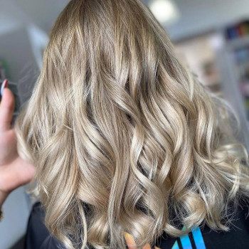 Укладка волос пепельный цвет женская прическа, фото - салон красоты BEAUTY PRO SALON