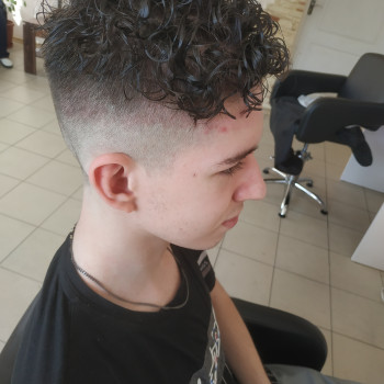 Стрижка мужская
                    Салон краси BESTIЯ Бориспіль