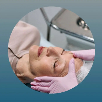 Масаж обличчя
Допоможе покращити кровообіг, лімфообіг, підкр