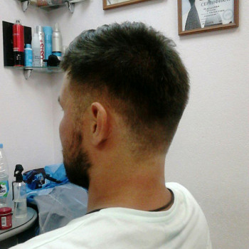 чоловіча стрижка, барбершоп