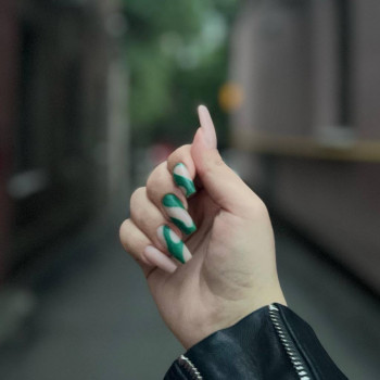 Нарощування нігтів
                    Салон красоты La.Mi Studio Днепр