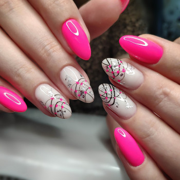 Манікюр з дизайном
                    Майстер манікюру Виктория Київ